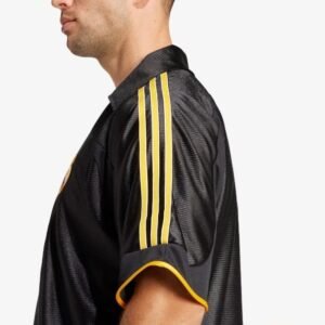 Vintage 1999/00 Away Football Shirt with Navy and Gold Design